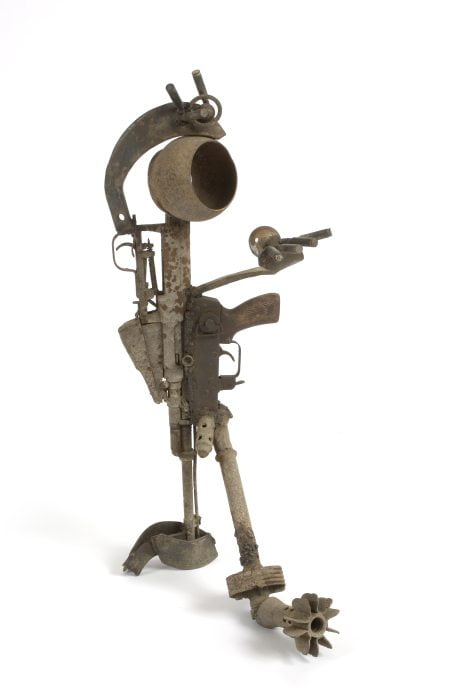 gon_alo_mabunda_the_voice_of_the_workers_metal_and_recycled_weapons_2007